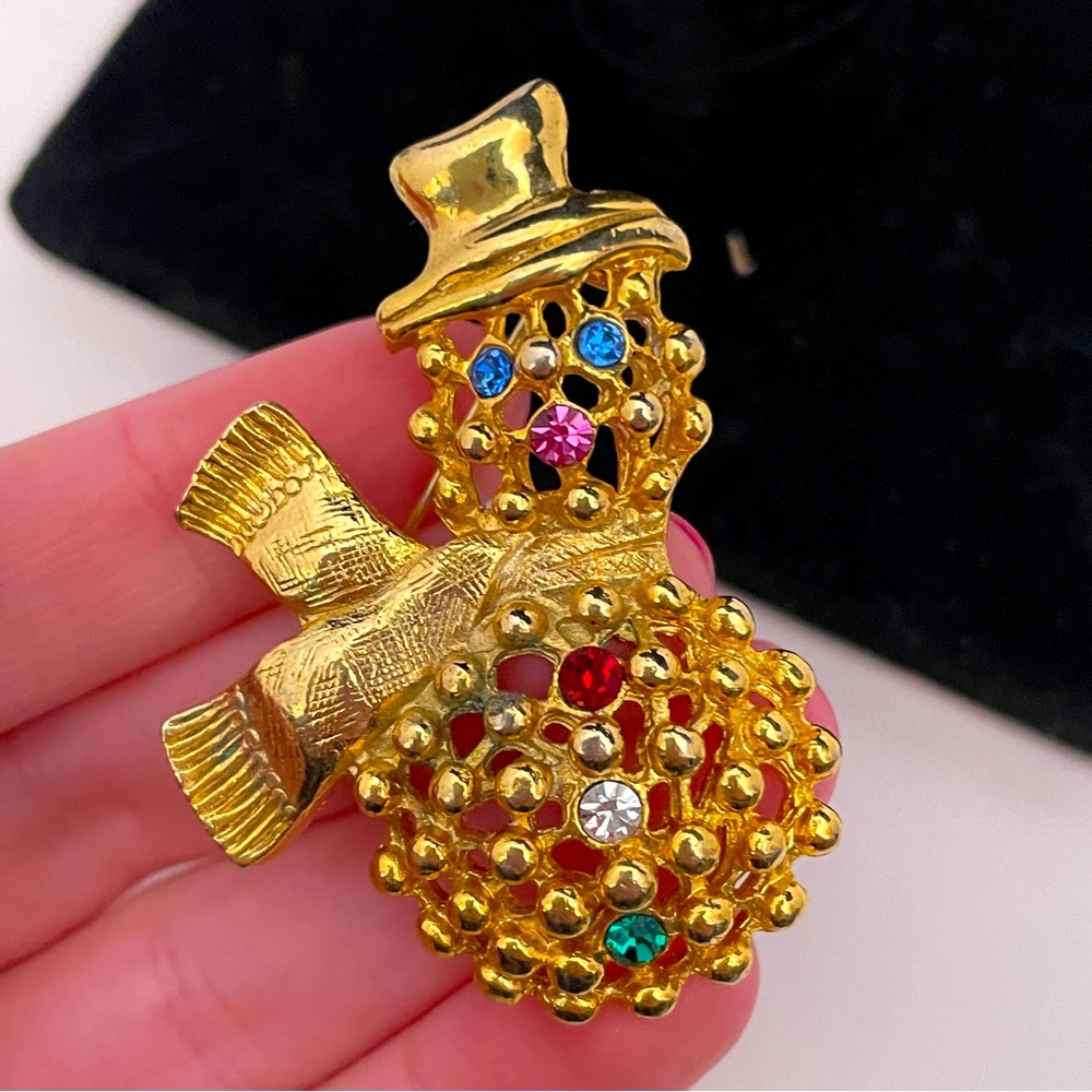 Vintage Heavy Gold Tone Winter Holiday Christmas Festive SnowMan Pin / Brooch